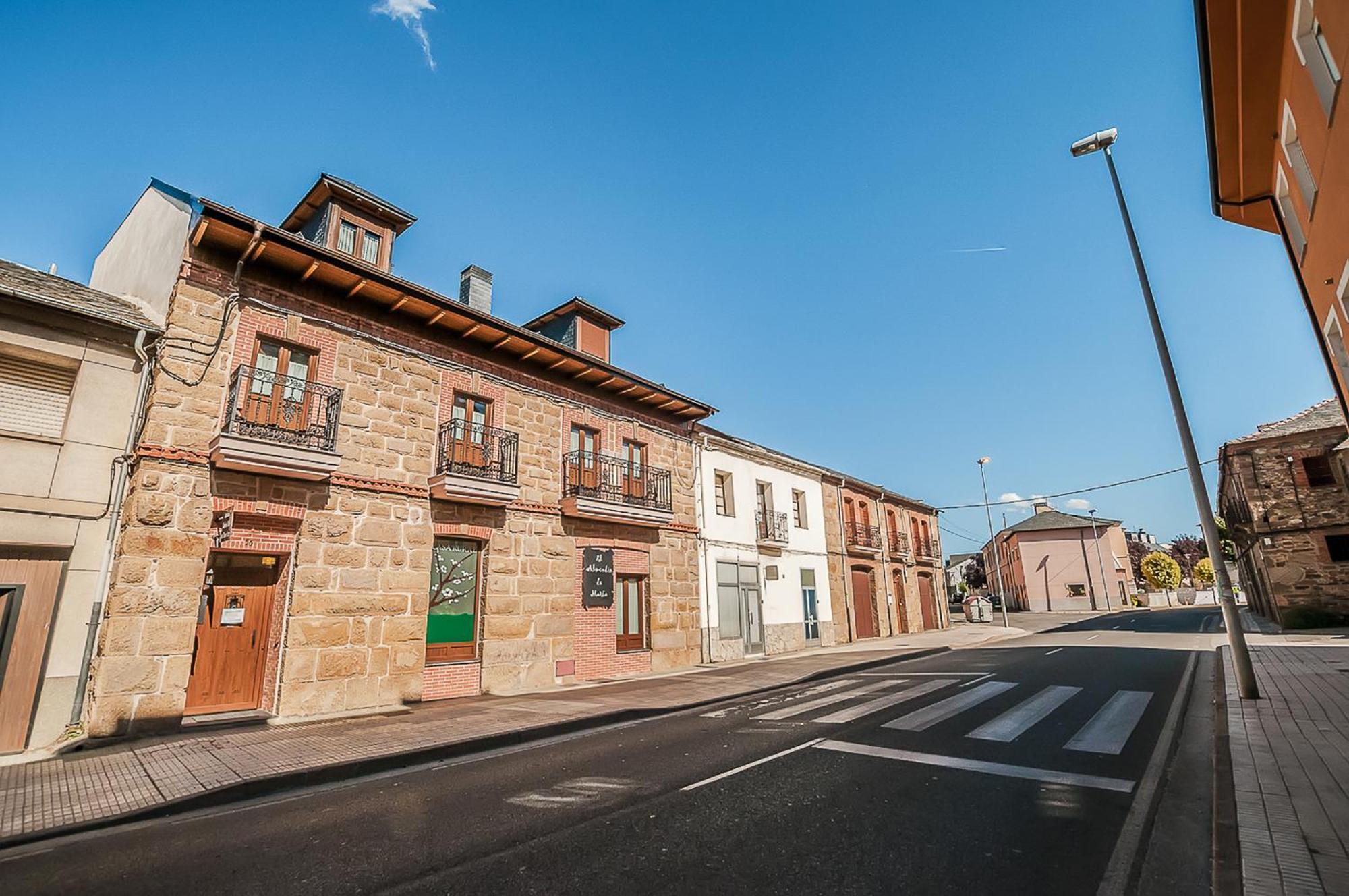 Casa Rural El Almendro De Maria Ponferrada Exterior photo