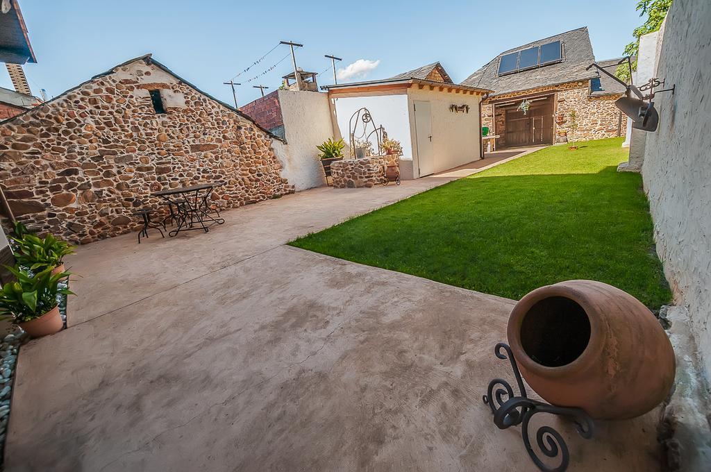 Casa Rural El Almendro De Maria Ponferrada Exterior photo