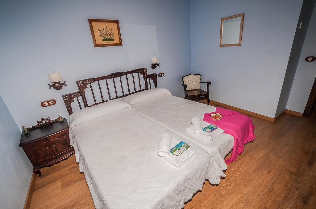 Casa Rural El Almendro De Maria Ponferrada Room photo