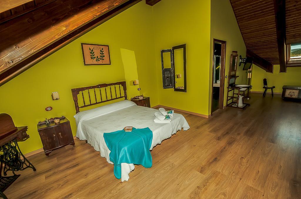 Casa Rural El Almendro De Maria Ponferrada Room photo