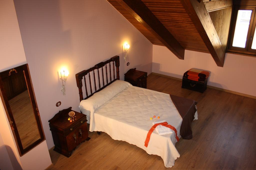 Casa Rural El Almendro De Maria Ponferrada Room photo