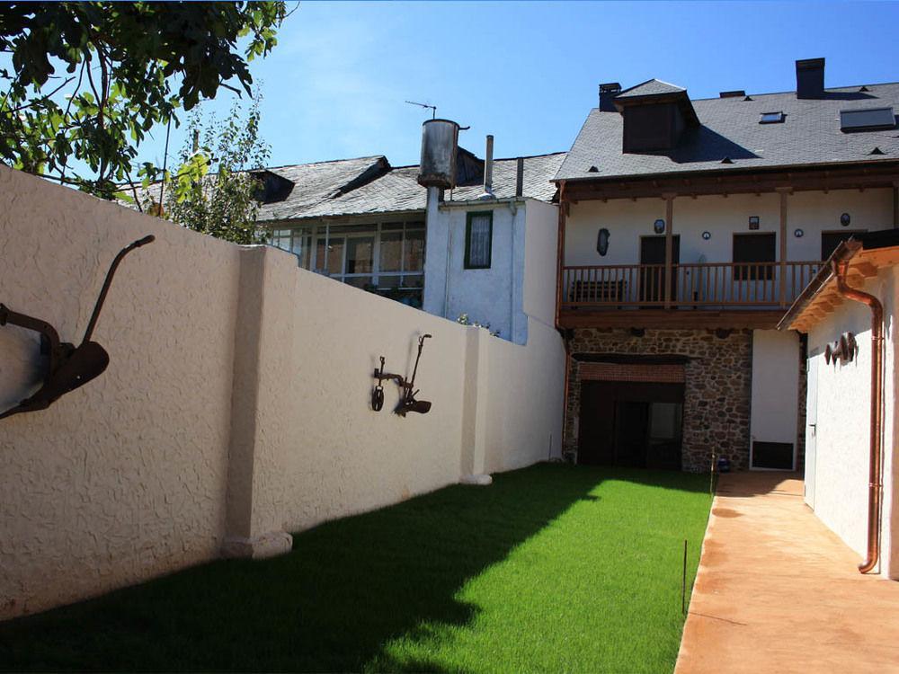Casa Rural El Almendro De Maria Ponferrada Exterior photo